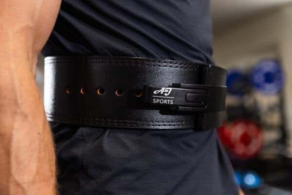 Lifting belt met clip logo close up